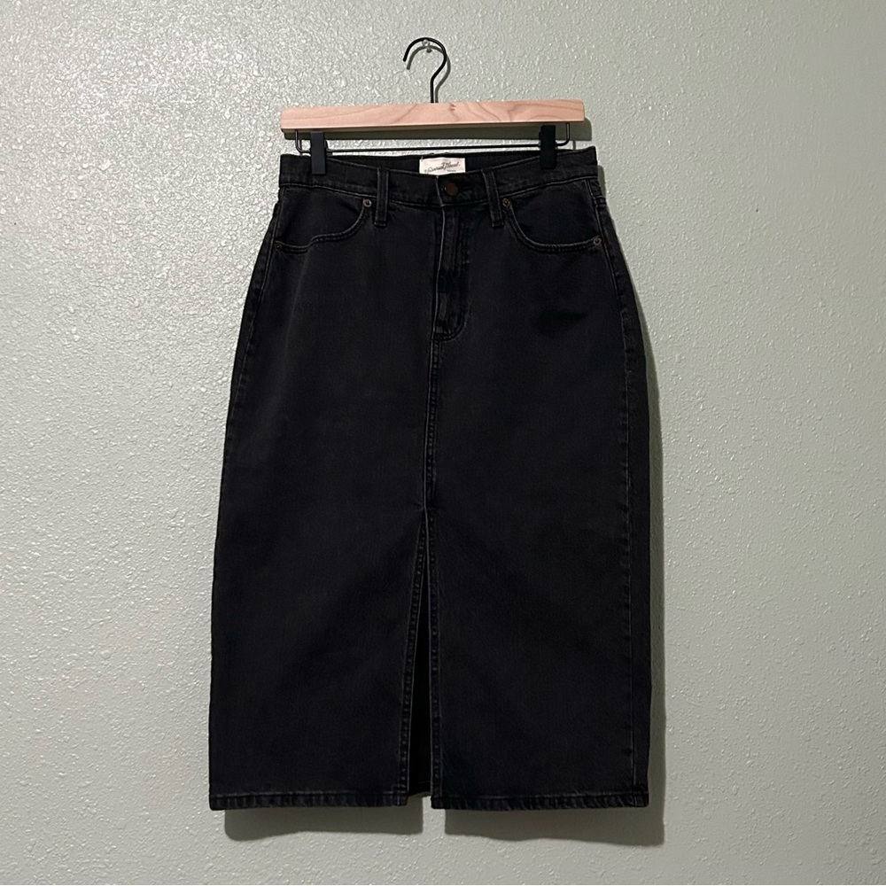 Universal Thread High Rise Front Slit Midi Skirt/ Size: 6 - Picture 5 of 6